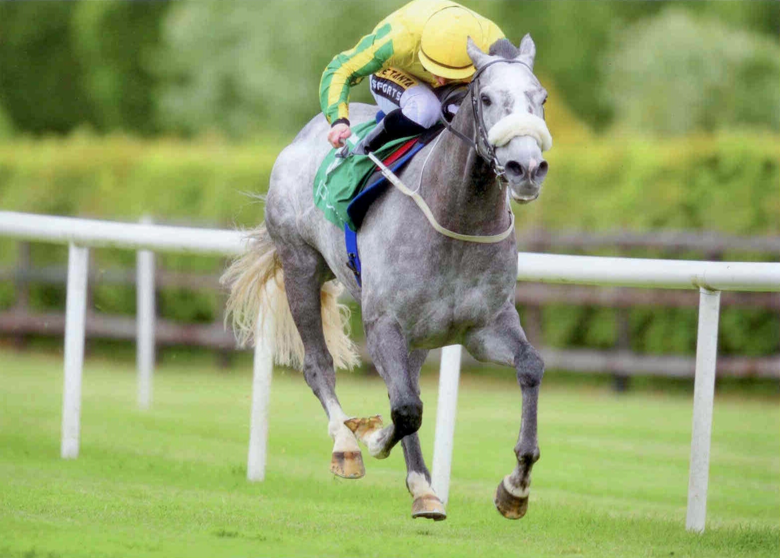 UNSINKABLE gets back to winning ways at Navan on May 30th 2015